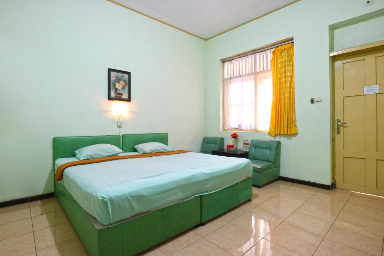 Hotel Camelia Malang Exterior foto