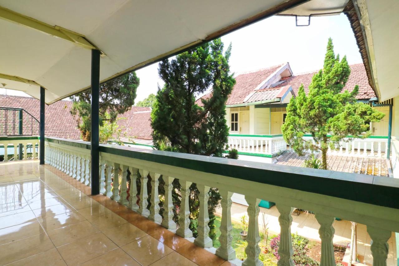 Hotel Camelia Malang Exterior foto